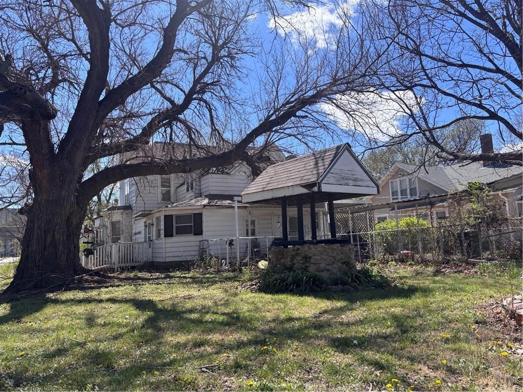 223 NE 6th Street — photo 10