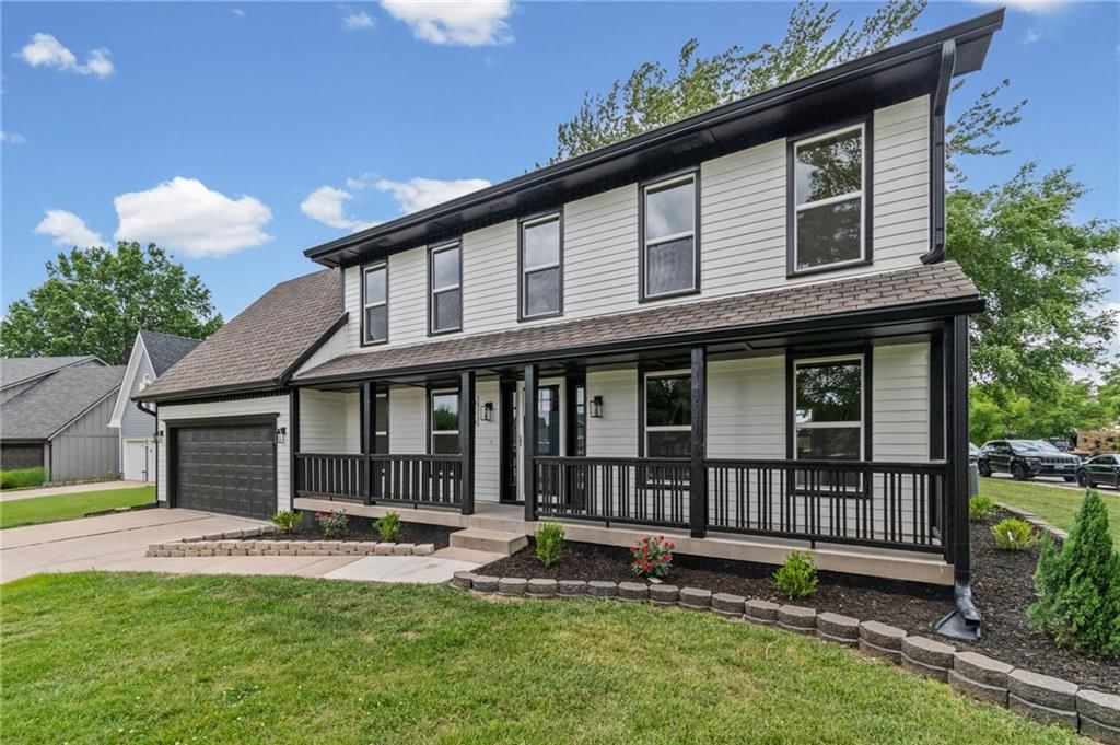646 NE Saint Andrews Court — photo 2