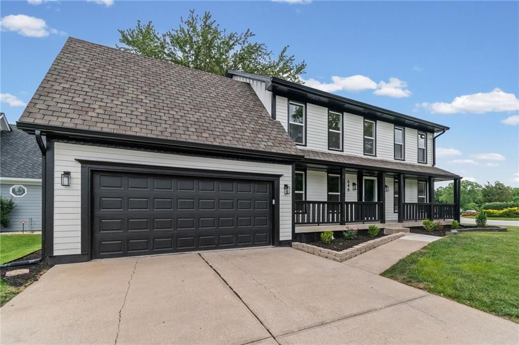 646 NE Saint Andrews Court — photo 3