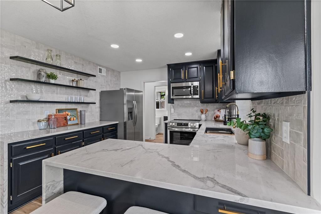 646 NE Saint Andrews Court — photo 13
