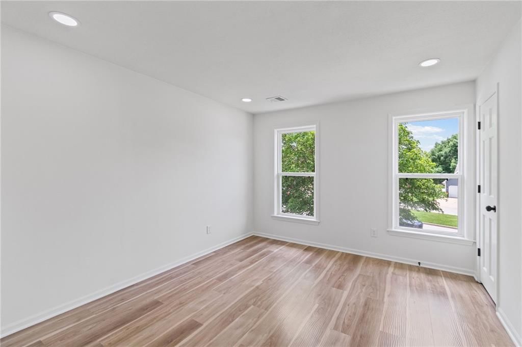 646 NE Saint Andrews Court — photo 18