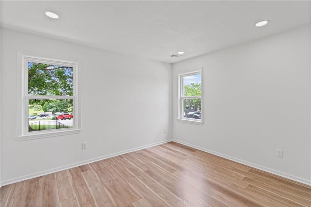 646 NE Saint Andrews Court — photo 20