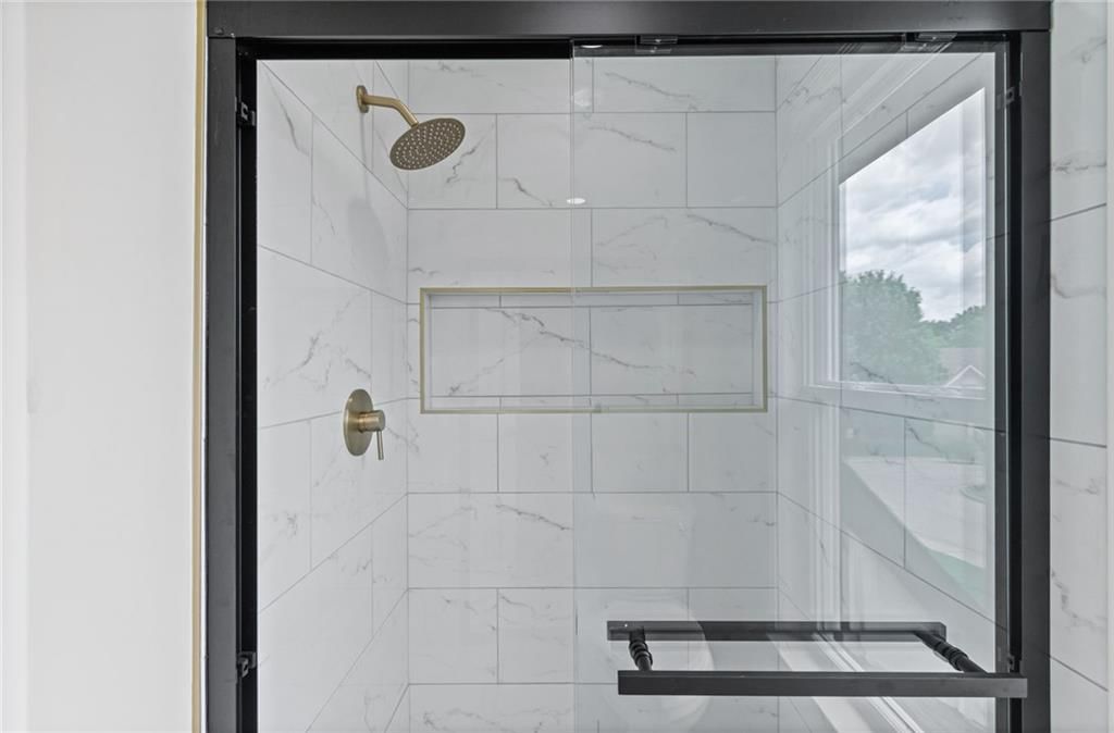 646 NE Saint Andrews Court — photo 32