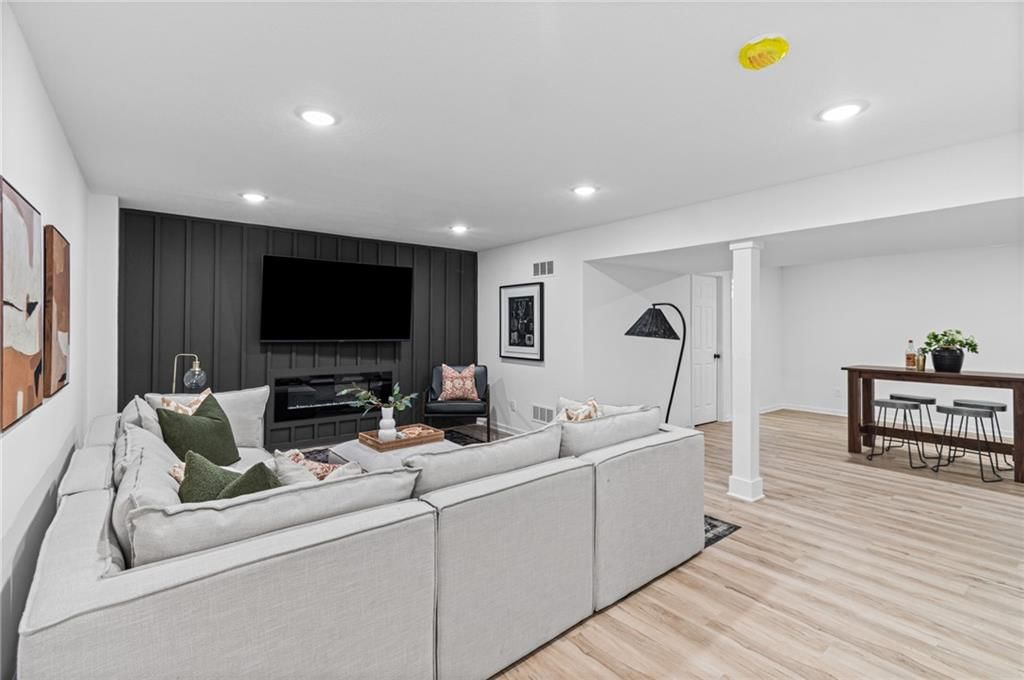646 NE Saint Andrews Court — photo 33