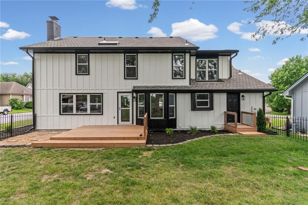 646 NE Saint Andrews Court — photo 40