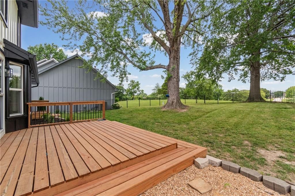 646 NE Saint Andrews Court — photo 41