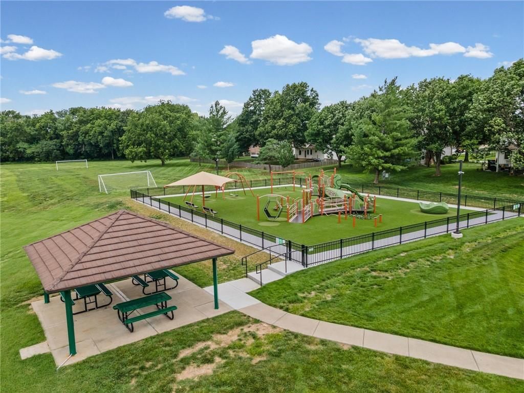 646 NE Saint Andrews Court — photo 48