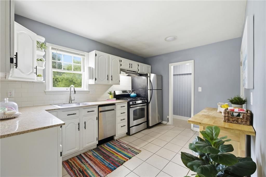 418 W 87th Terrace — photo 11