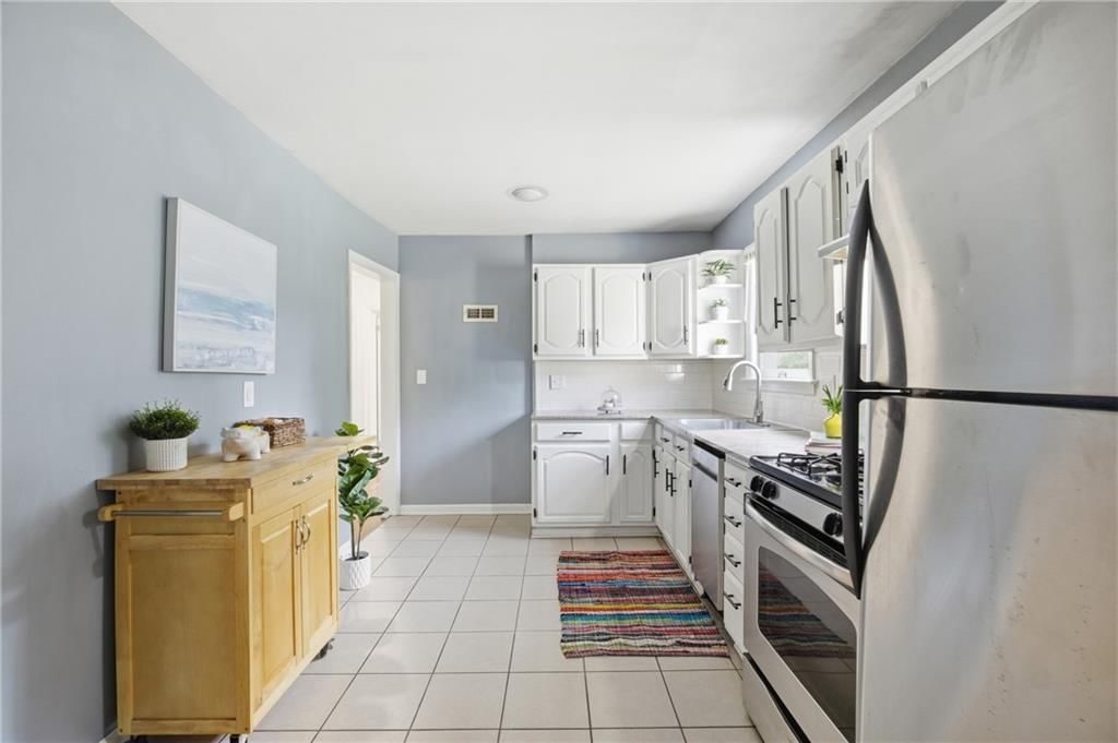 418 W 87th Terrace — photo 12