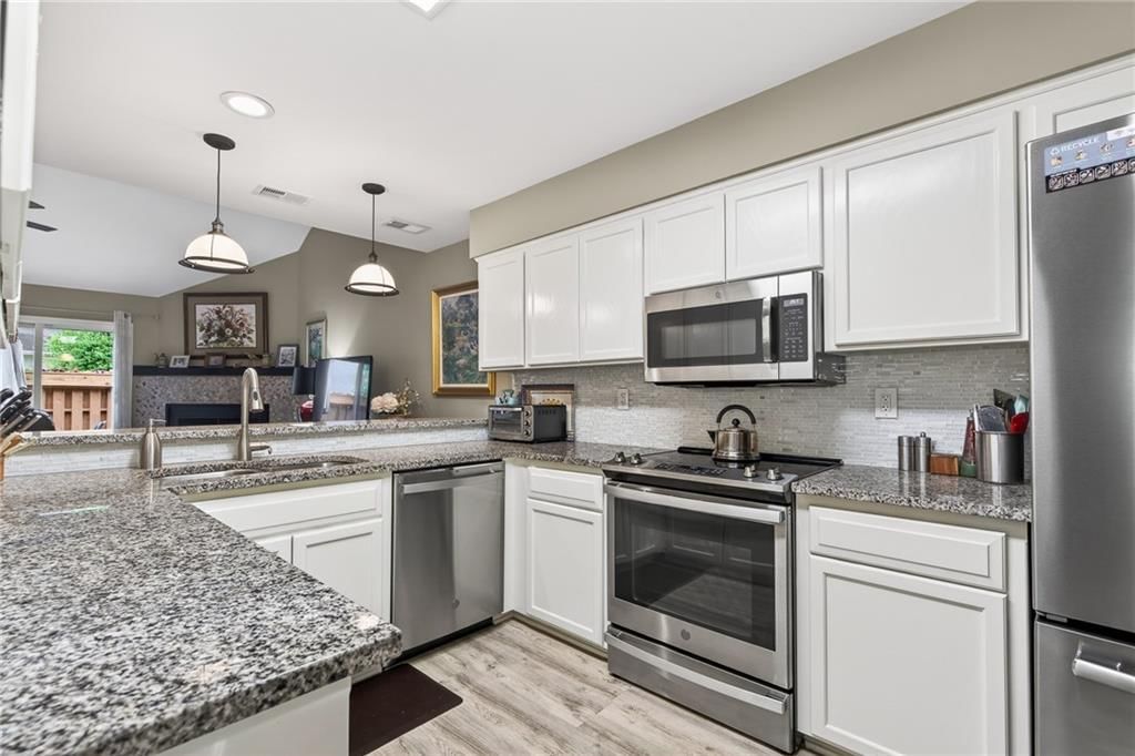 12429 Charlotte Street — photo 3