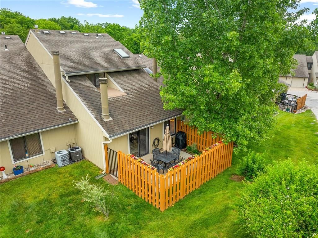 12429 Charlotte Street — photo 19