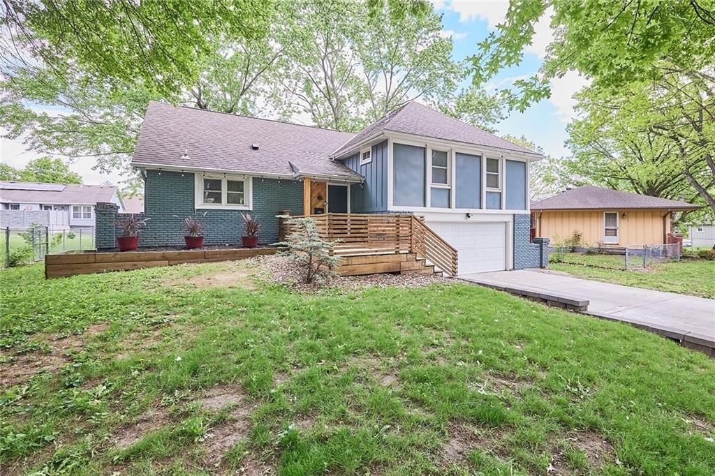 12719 CRYSTAL Avenue — photo 3