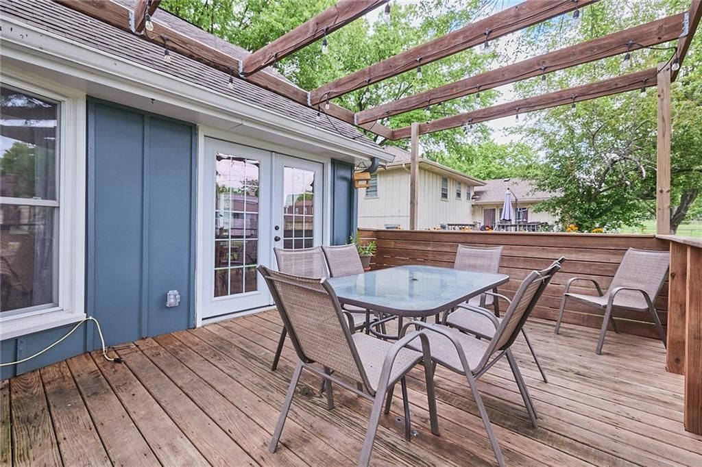 12719 CRYSTAL Avenue — photo 35