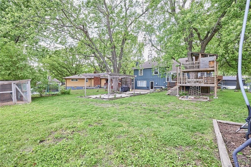 12719 CRYSTAL Avenue — photo 43