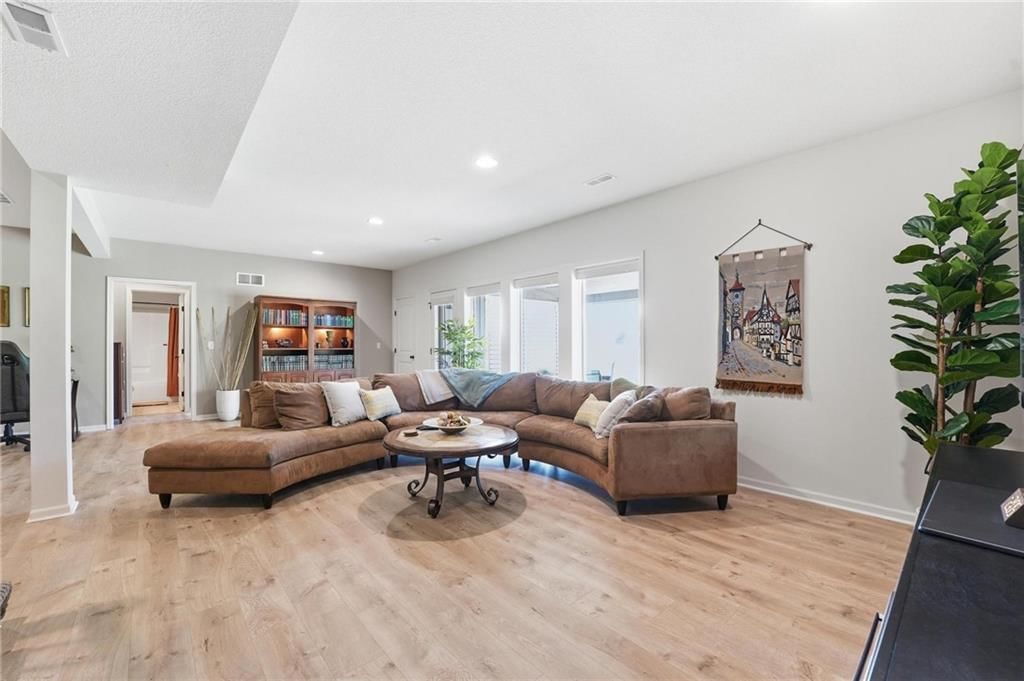 9308 N Bellview Avenue — photo 30