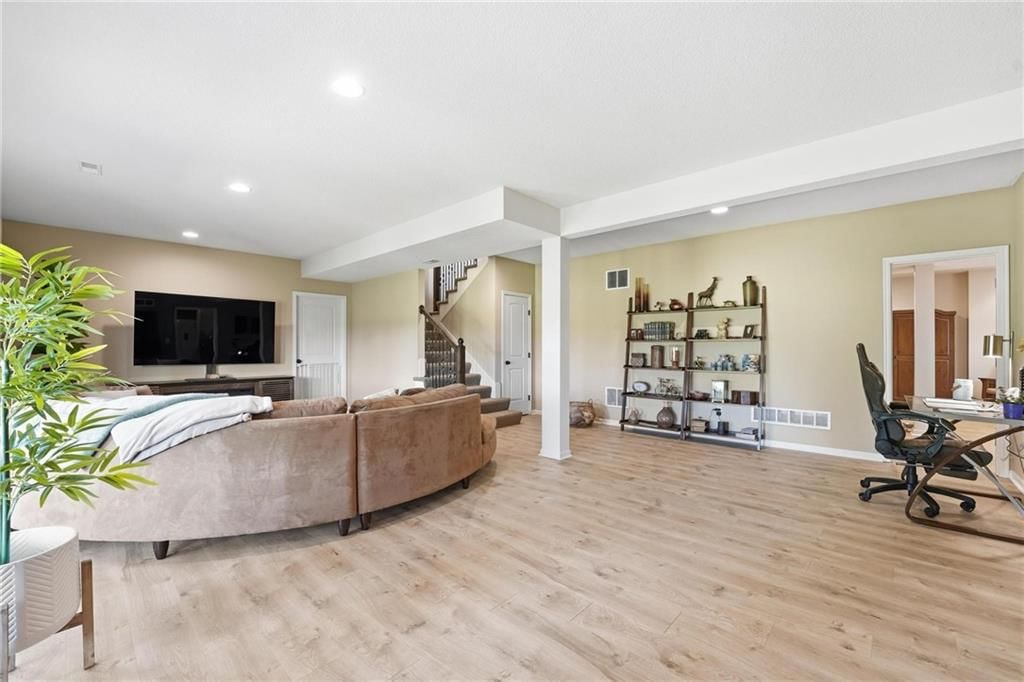 9308 N Bellview Avenue — photo 31