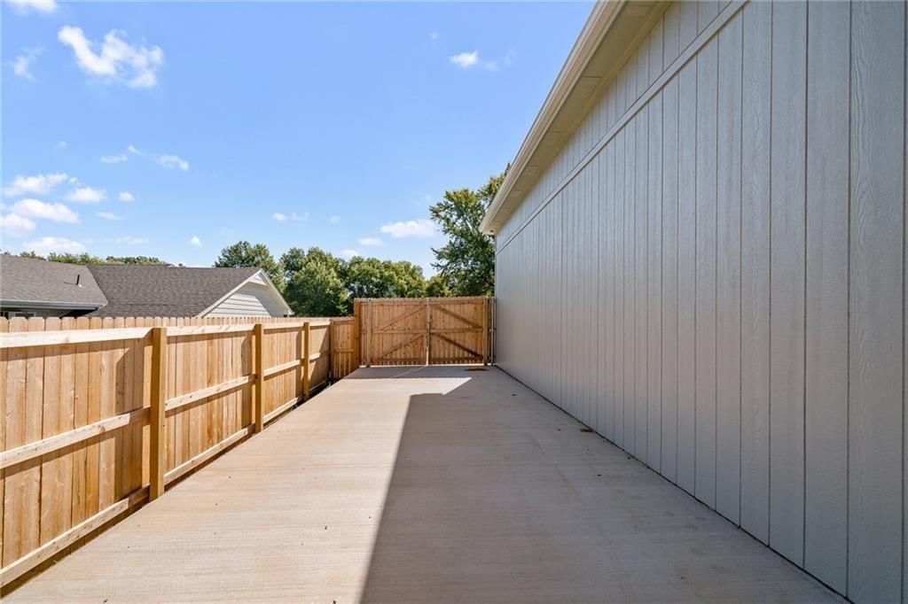 8630 Hilltop Road — photo 37