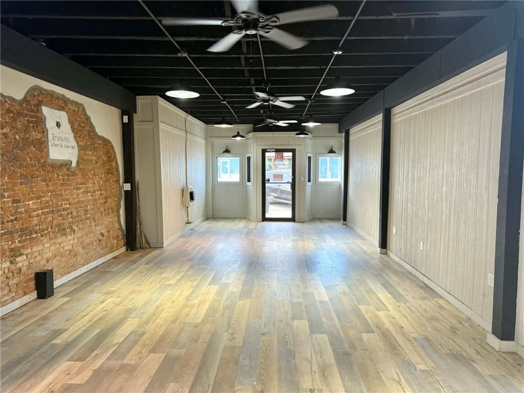 108 E Broadway Street — photo 11