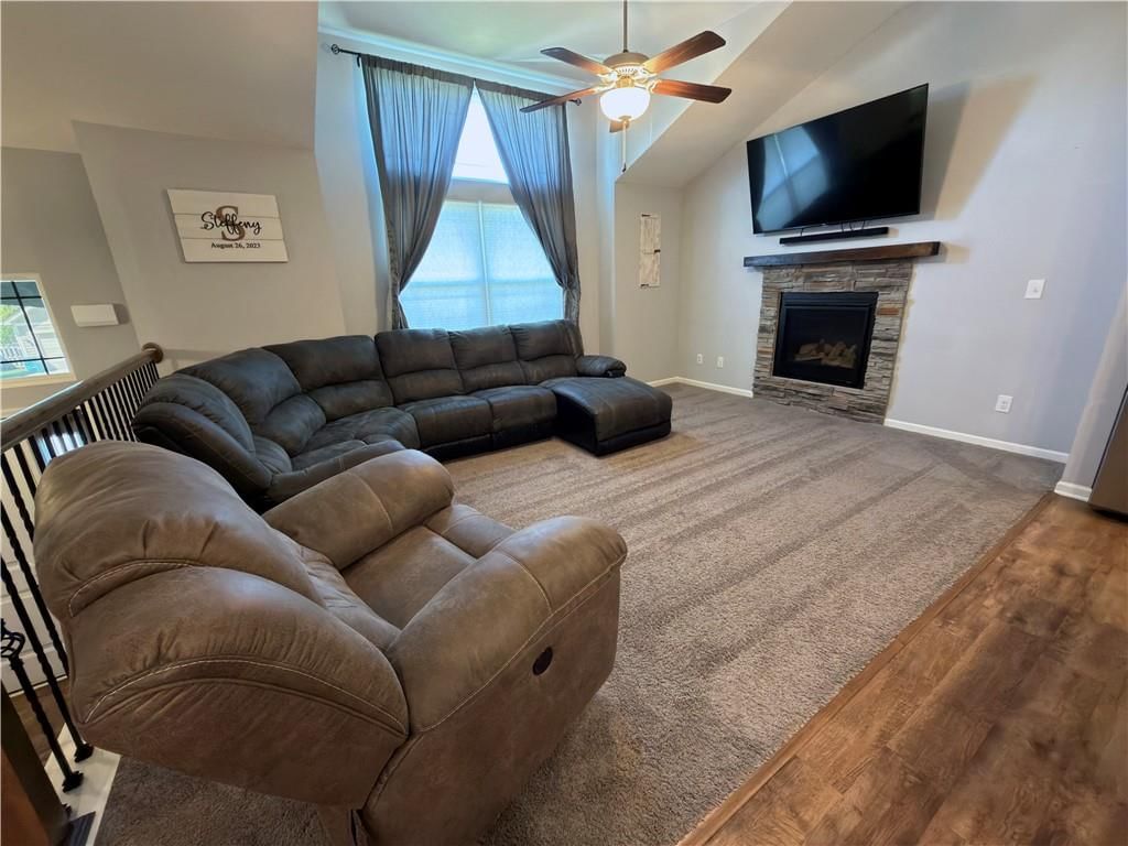21401 Noble Street — photo 8
