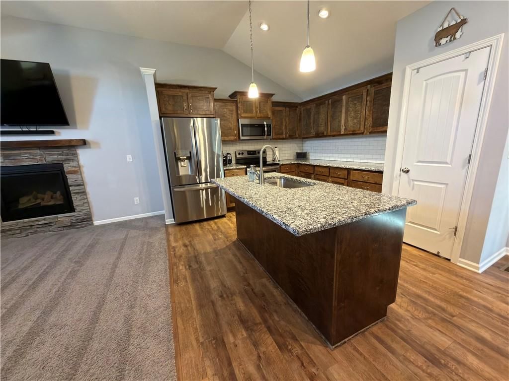 21401 Noble Street — photo 11