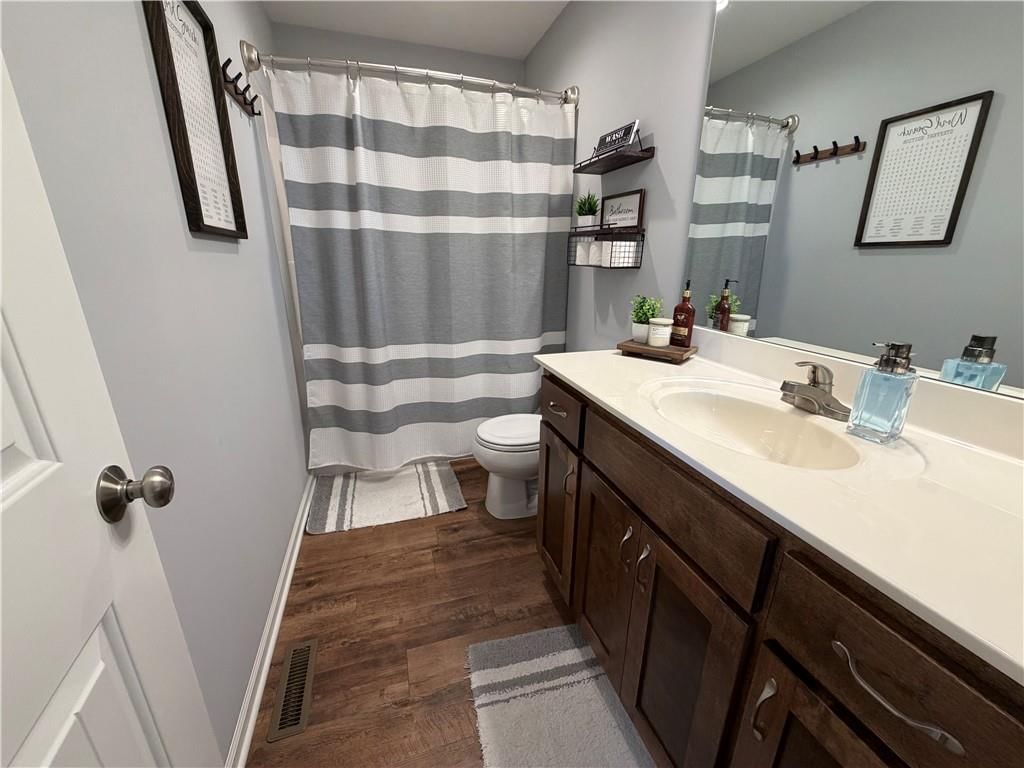 21401 Noble Street — photo 19