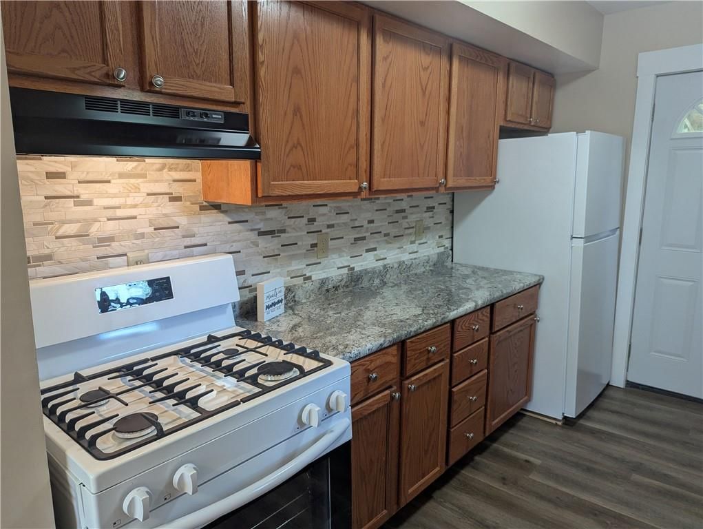 534 W 11th Street — photo 17