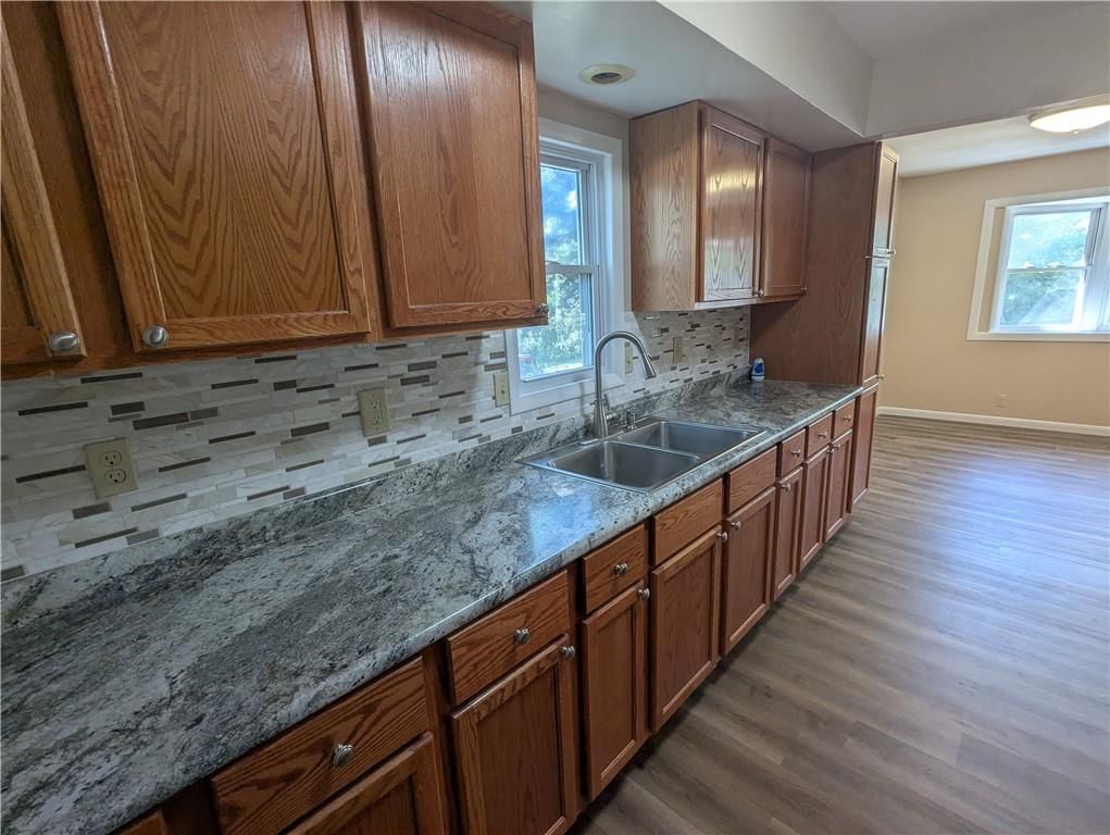 534 W 11th Street — photo 18