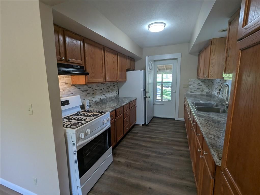 534 W 11th Street — photo 20
