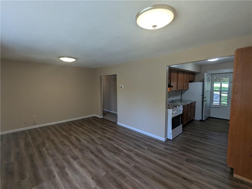 534 W 11th Street — photo 23