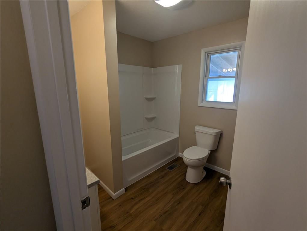 534 W 11th Street — photo 28