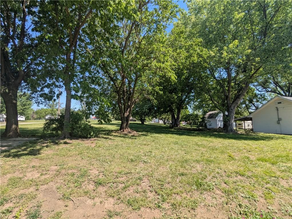 534 W 11th Street — photo 31