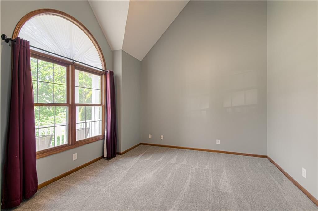 10023 N Willow Avenue — photo 4
