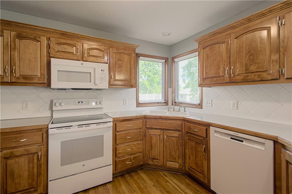10023 N Willow Avenue — photo 9