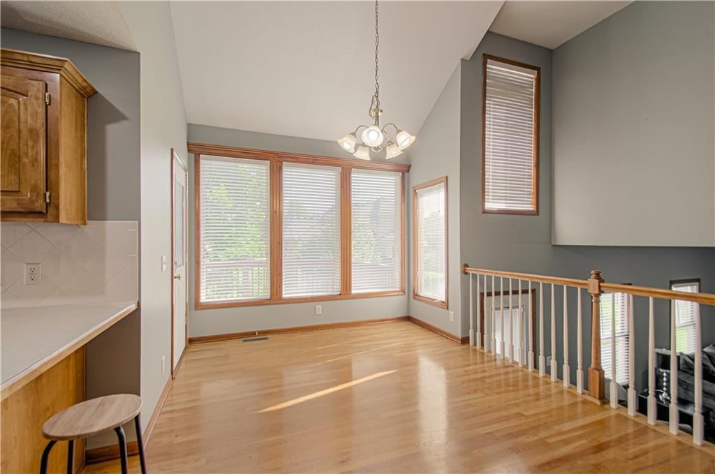 10023 N Willow Avenue — photo 10