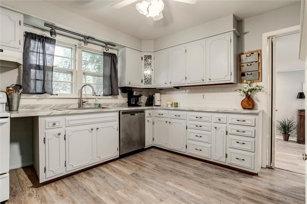 8930 Hardy Street — photo 9