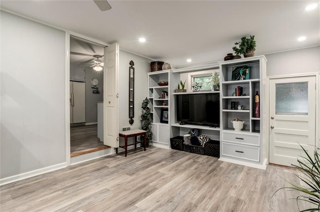 8930 Hardy Street — photo 13