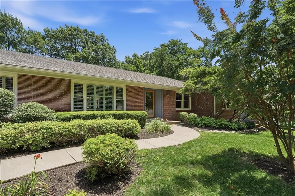 9821 Pembroke Lane — photo 4