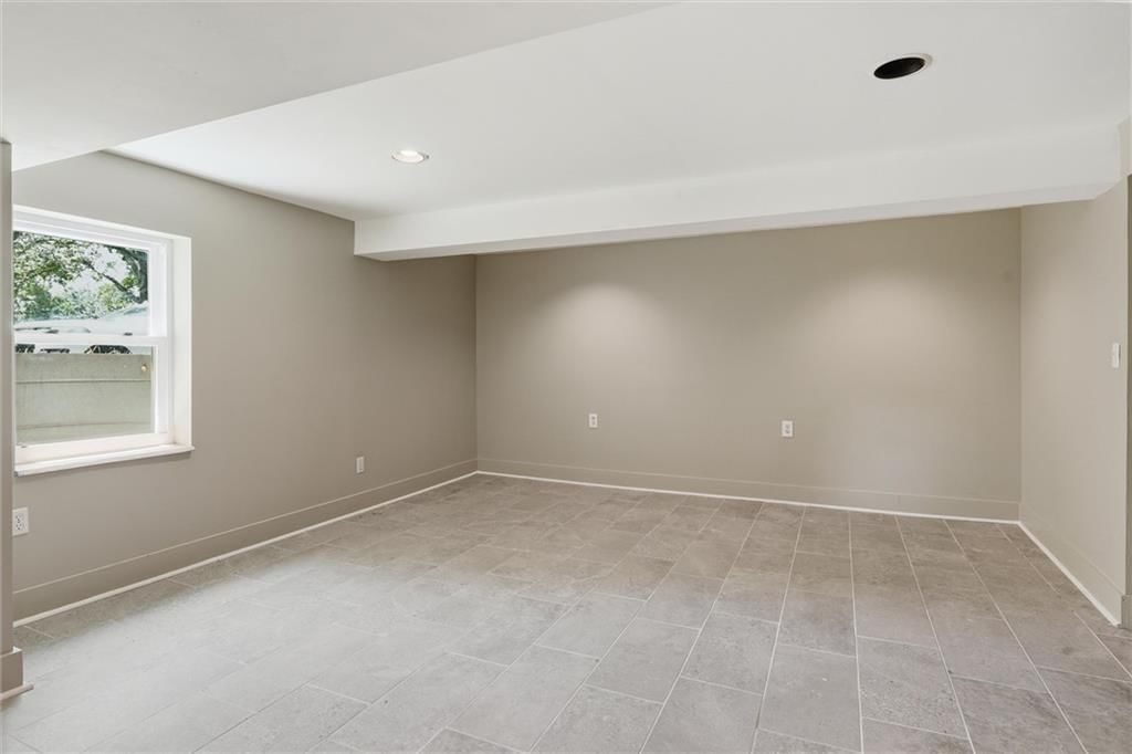 9821 Pembroke Lane — photo 27
