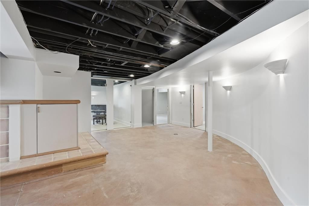 9821 Pembroke Lane — photo 31