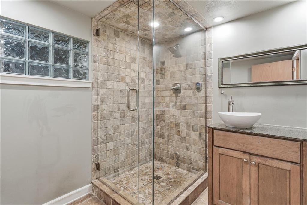 9821 Pembroke Lane — photo 34