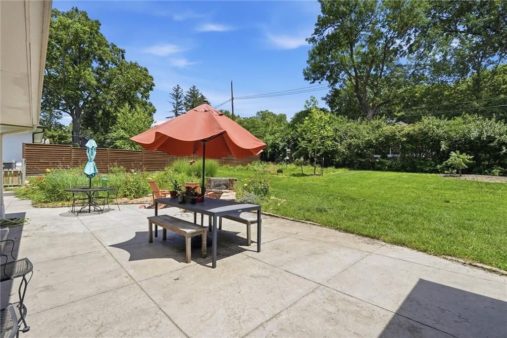 9821 Pembroke Lane — photo 36
