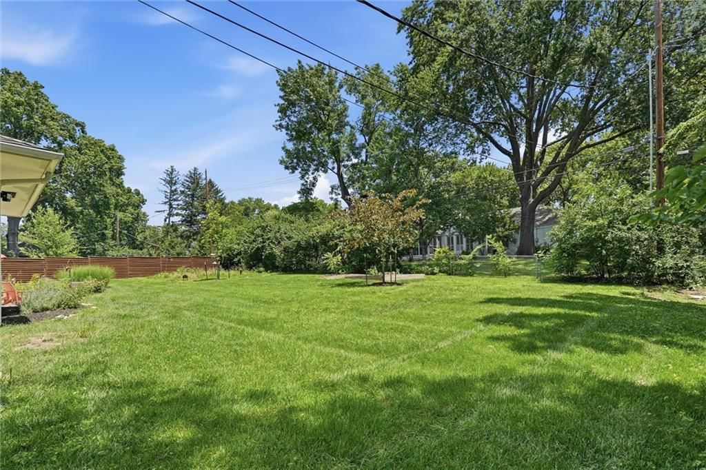 9821 Pembroke Lane — photo 37