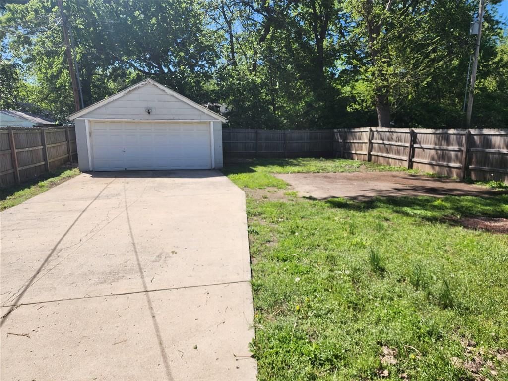 1412 S Logan Avenue — photo 8