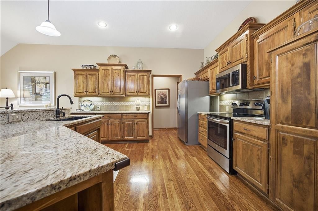 15423 Woodward Street — photo 12