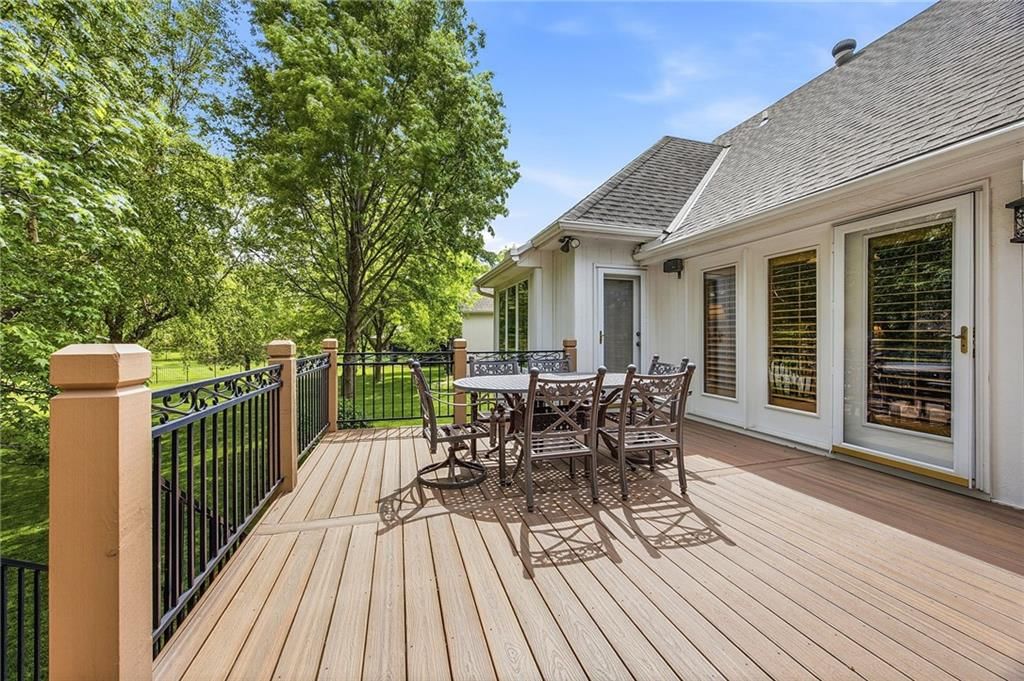15423 Woodward Street — photo 27