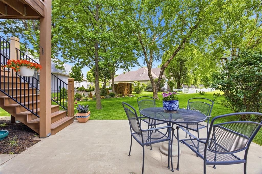 15423 Woodward Street — photo 31