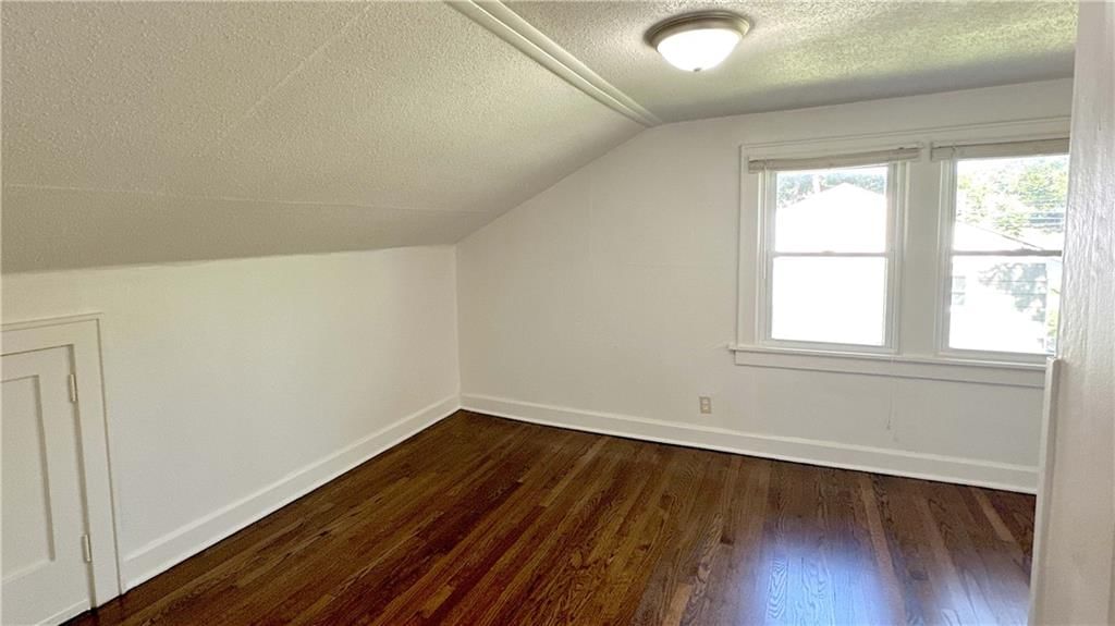 Photo 11 of 23 - 2005 E 81st Street, Kansas City, MO 64132