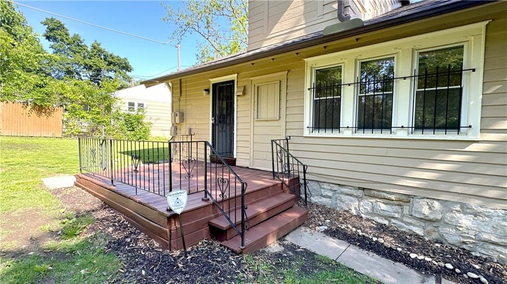 Photo 13 of 23 - 2005 E 81st Street, Kansas City, MO 64132