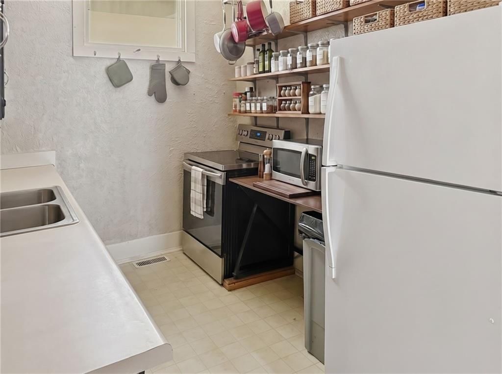 1416 Alexander Street — photo 10