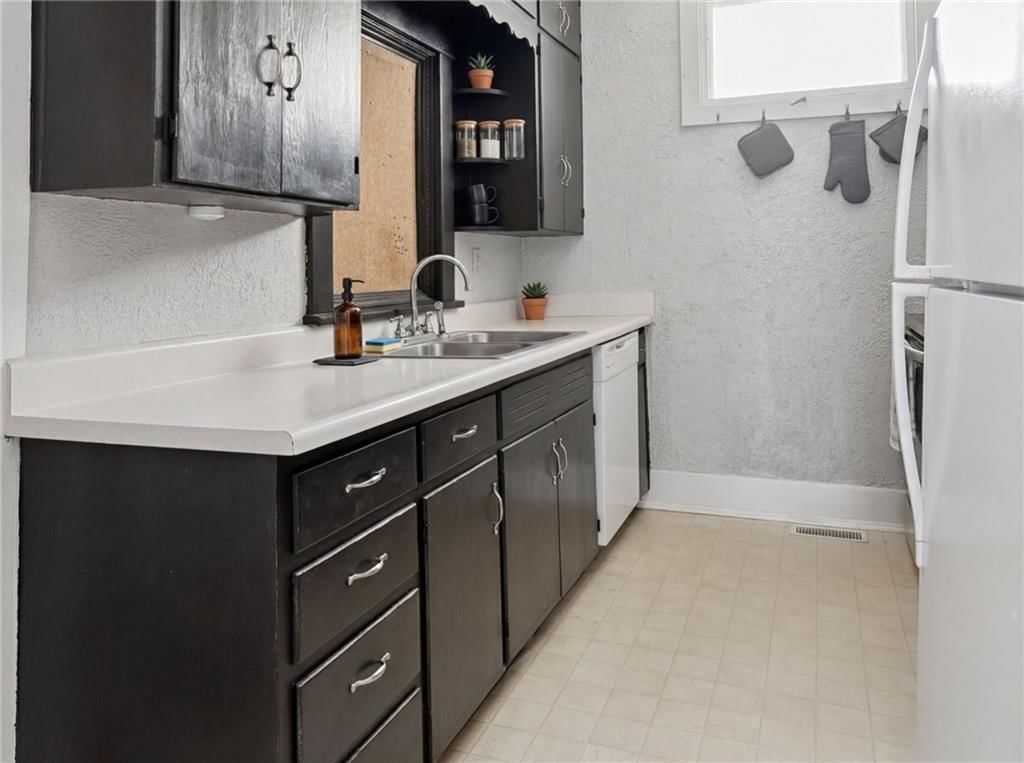 1416 Alexander Street — photo 11